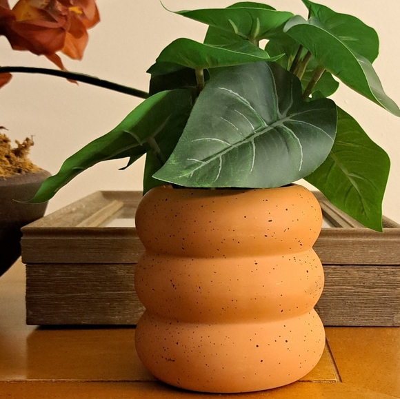 Realistic Faux Plant in Bubble Pot - Picture 2 of 4